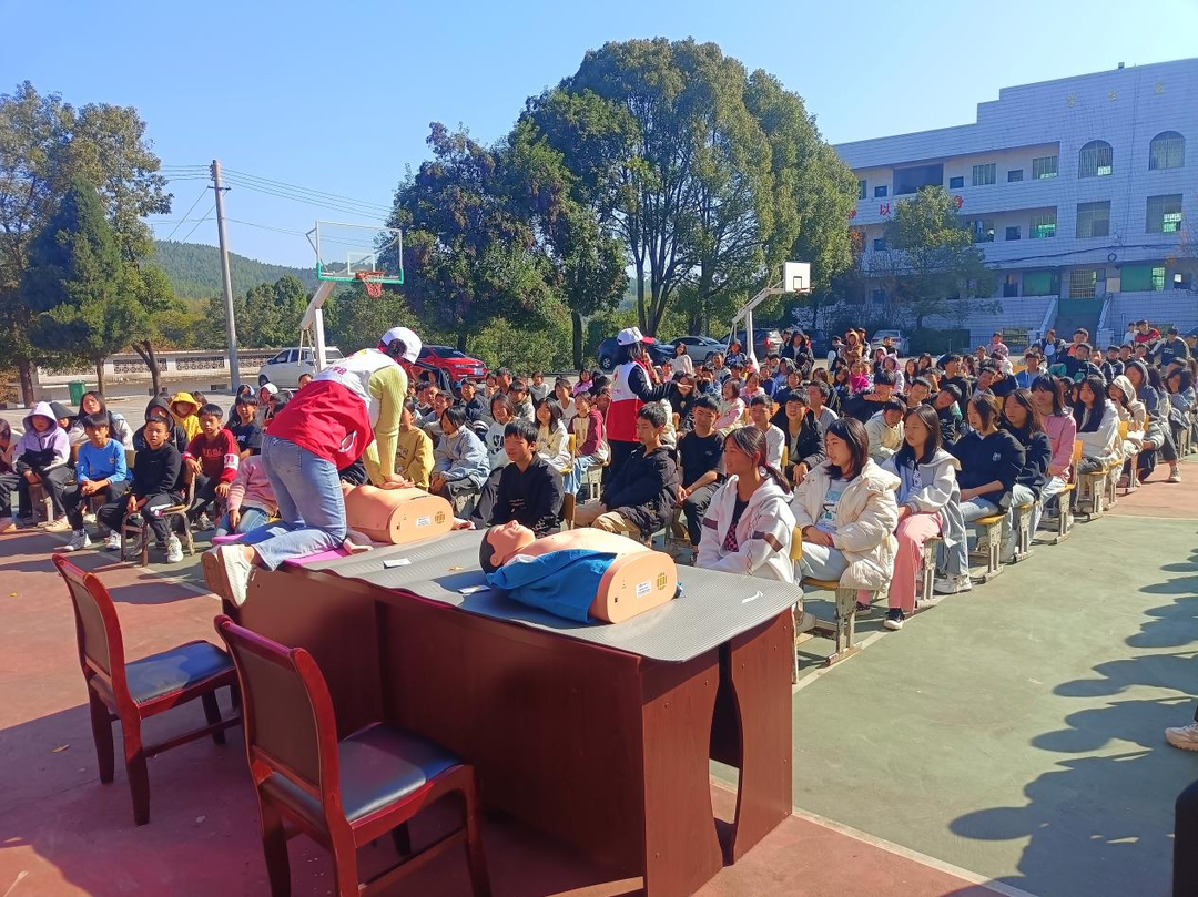县红十字会:开展应急救护知识普及培训进校园活动