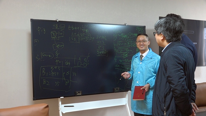 打好“发展六仗” | 陈小明：服务高科技产业 引进高素质人才