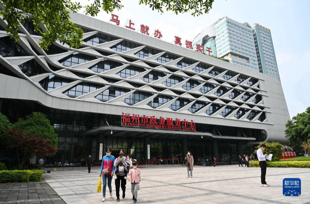 “把心贴近人民”——解码“四下基层”