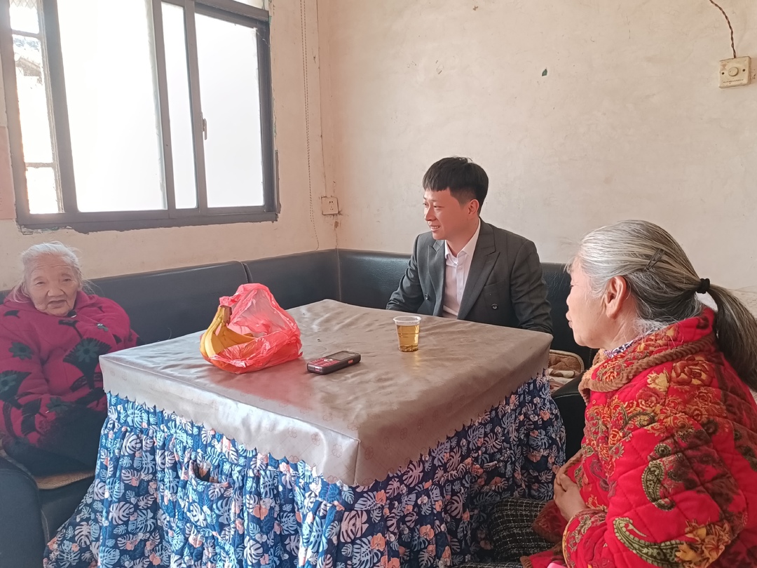 人大代表风采  | 谢志华：发展药材种植  助力村民增收