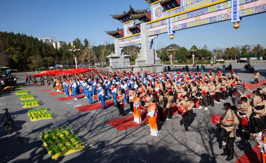县蓉峰幼儿园举行冬季亲子运动会活动