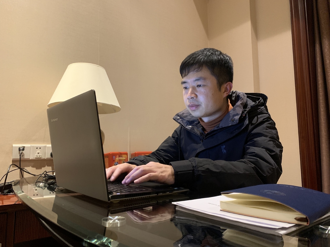 聚焦两会 | 委员精心撰写提案  共谋高质量发展