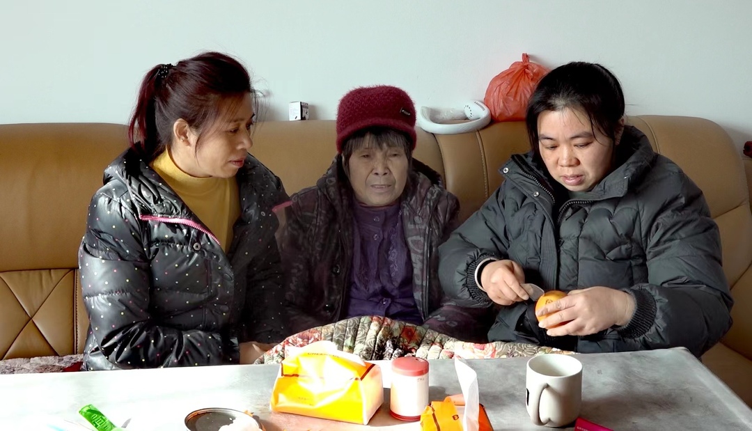 好人之城 |  “好媳妇”李桂珍：十四年悉心照顾患病公婆 为爱撑起一片天