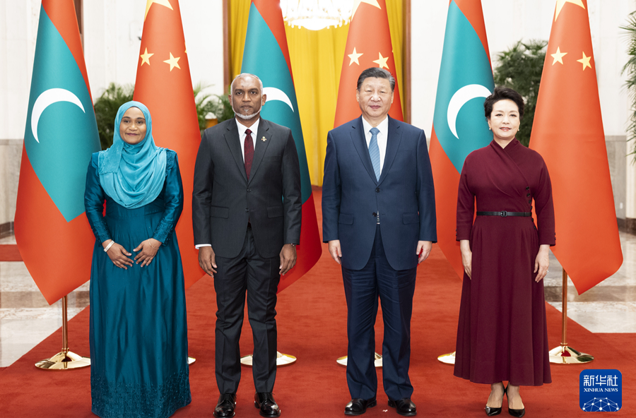 习近平同马尔代夫总统穆伊兹会谈