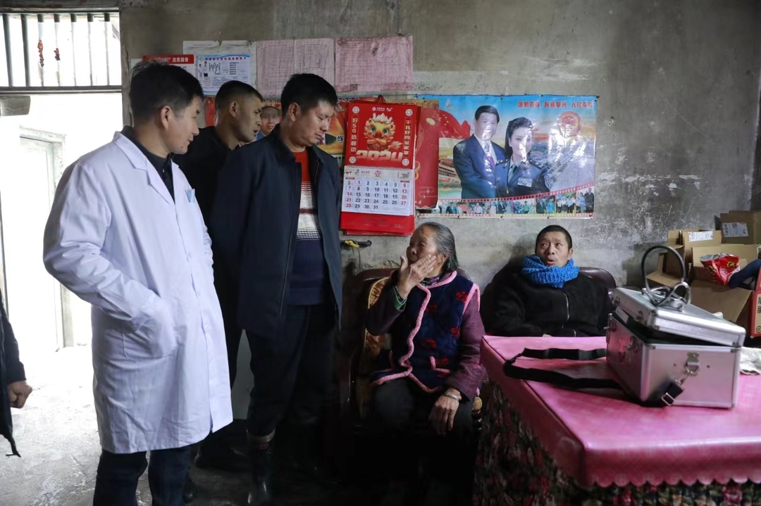 新时代文明实践在桂阳 | 残疾村民落水 众人合力施救