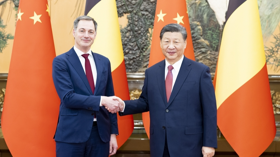 习近平会见比利时首相德克罗