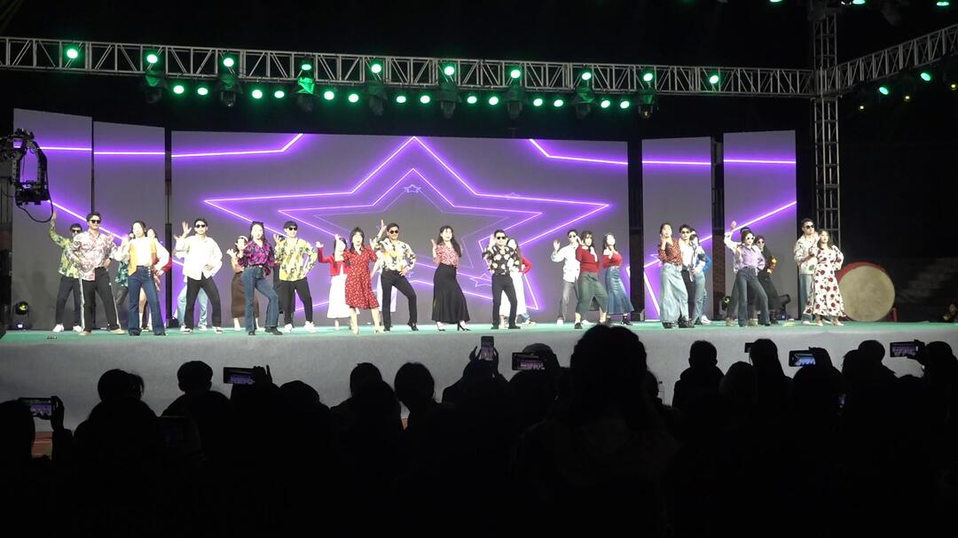 甘甜中学举行第二届艺术节文艺汇演