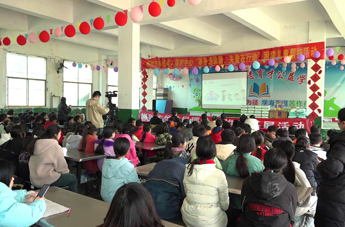 市县民政局开展“寒冬送温暖  关爱在行动”困境儿童帮扶活动