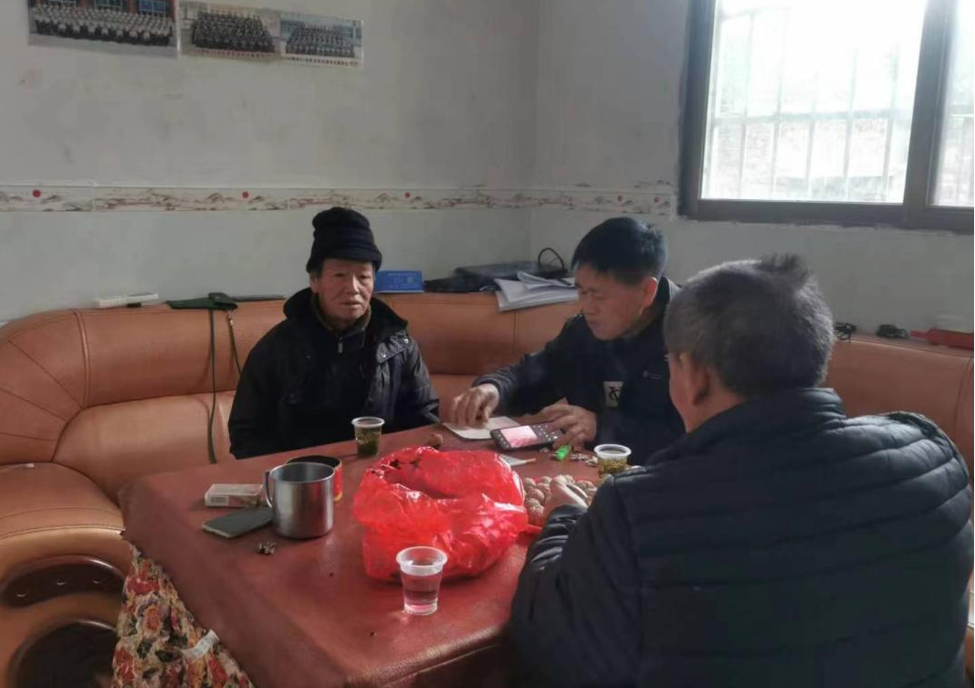 塘市镇：暖冬“敲门行动”拉紧安全防线