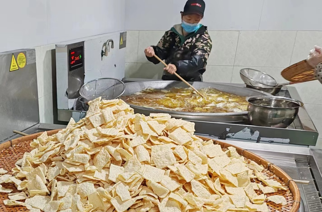 桂阳：豆腐车间飘“年味” “兜福”开启“幸福年”
