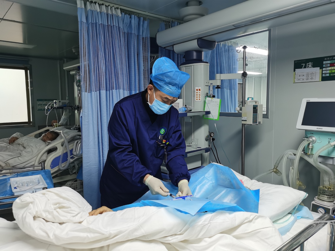 春节我在岗 | ICU 医护人员   守护生命不停歇
