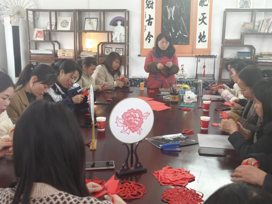 桥市乡：开展“巾帼心向党，共度好时光”庆祝妇女节主题活动