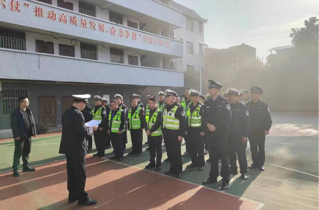 洋市镇：开展道路交通联合执法行动