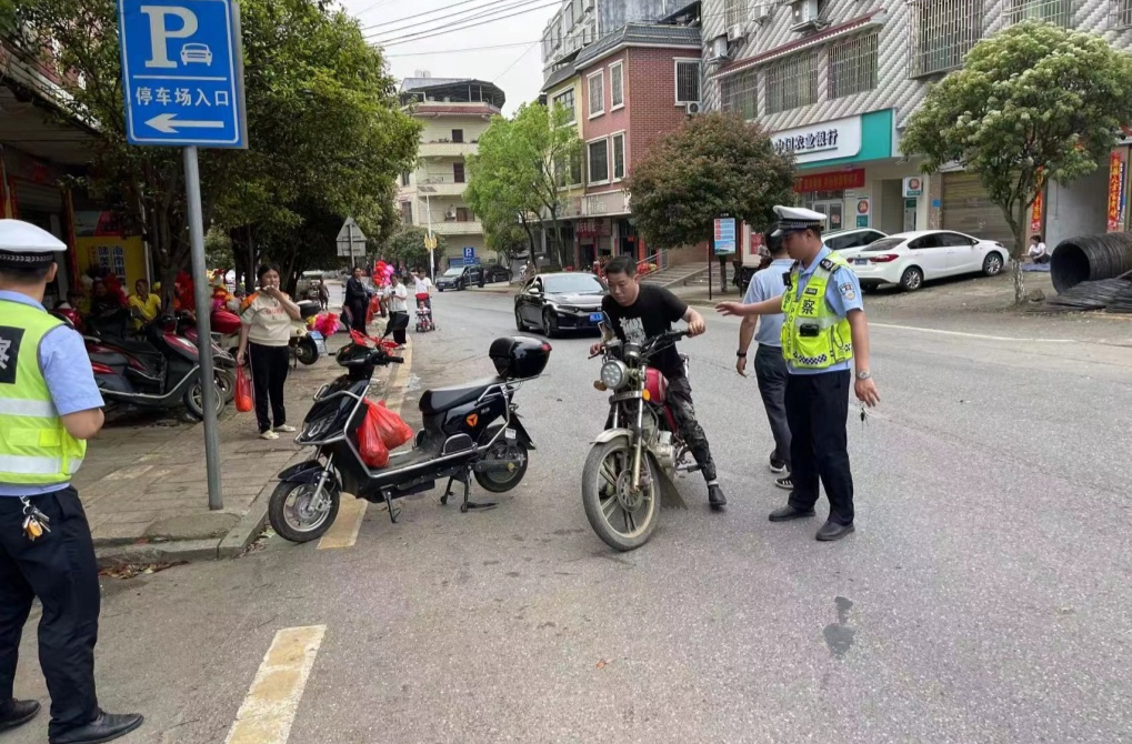 【春季行动】县公安交警大队：开展清明节前交通秩序整治  确保道路安全畅通