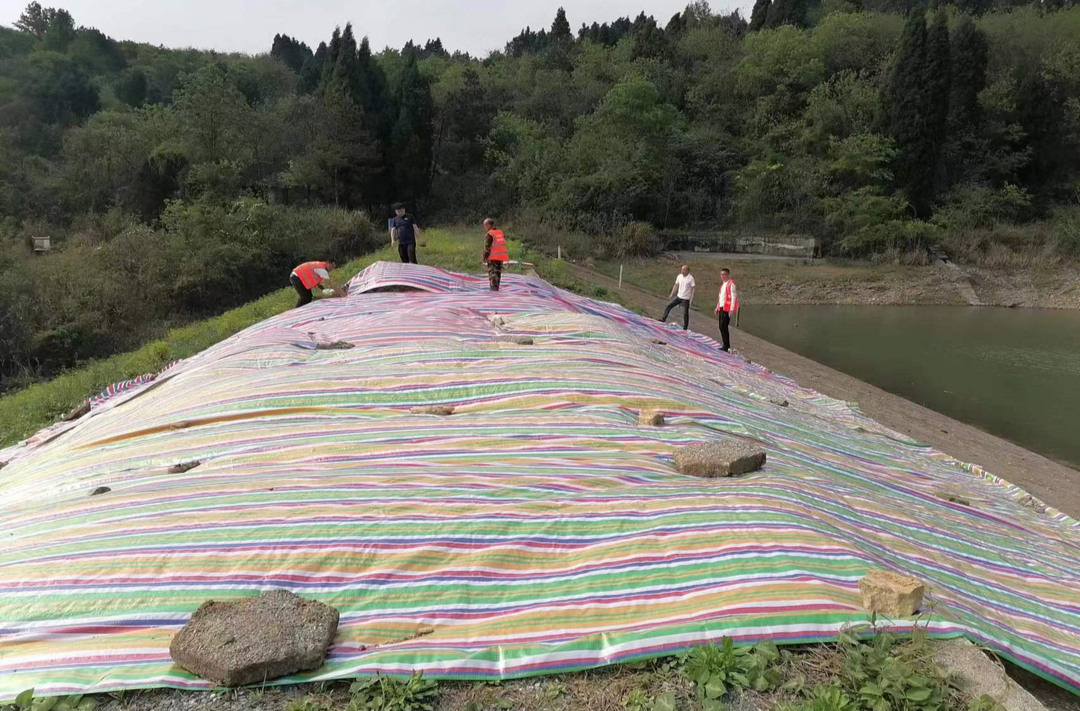 四里镇：应急抢险在行动