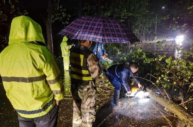 欧阳海镇：党员民兵齐上阵  应急处突保畅通
