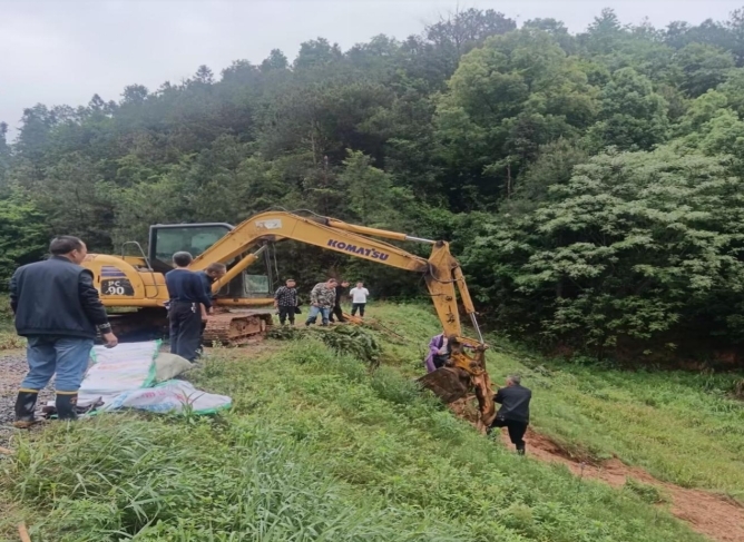 敖泉镇： 应急抢险保平安度汛