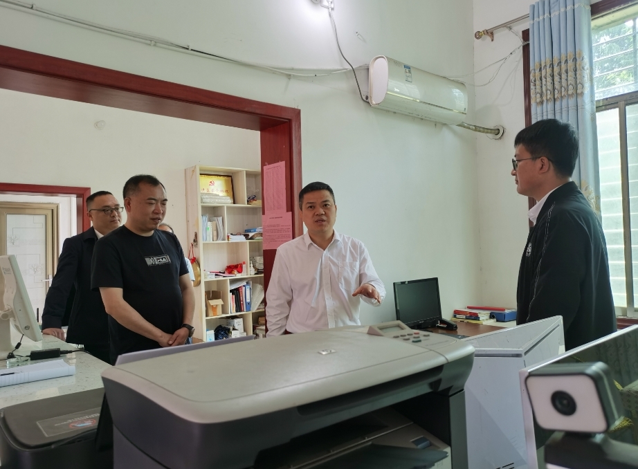 深入推进“六大新行动” 全面实施“八大行动”|巫初华调研禁毒工作
