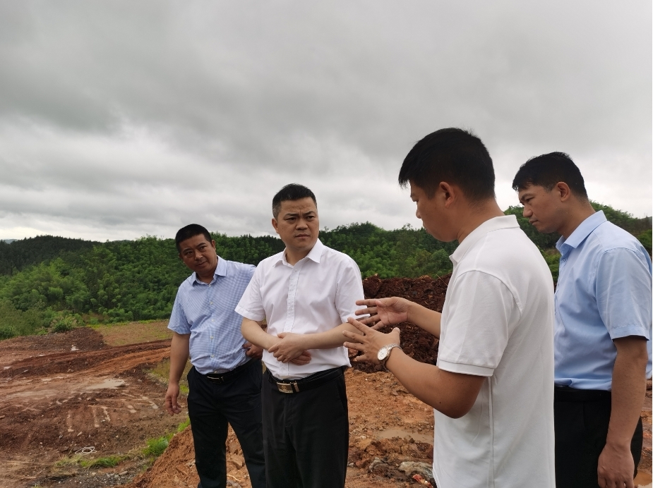 深入推进“六大新行动” 全面实施“八大行动”丨巫初华调研生态环境保护工作