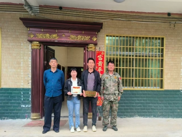 雷坪镇：把“光荣”护送到家