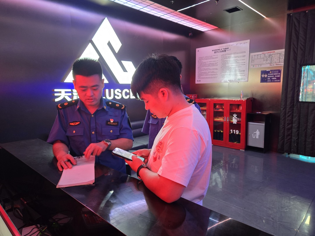 护航高考丨城管执法防治噪音 助力高考清净环境