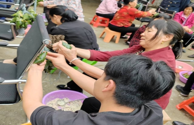 舂陵江镇：粽香传情迎端午