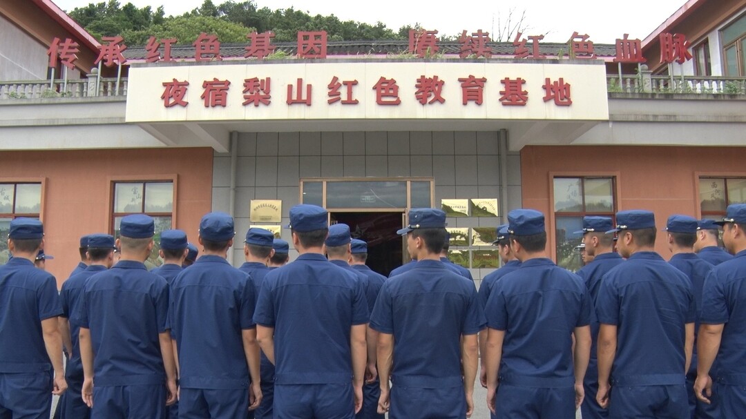 县消防救援大队举行"七一"主题党日活动