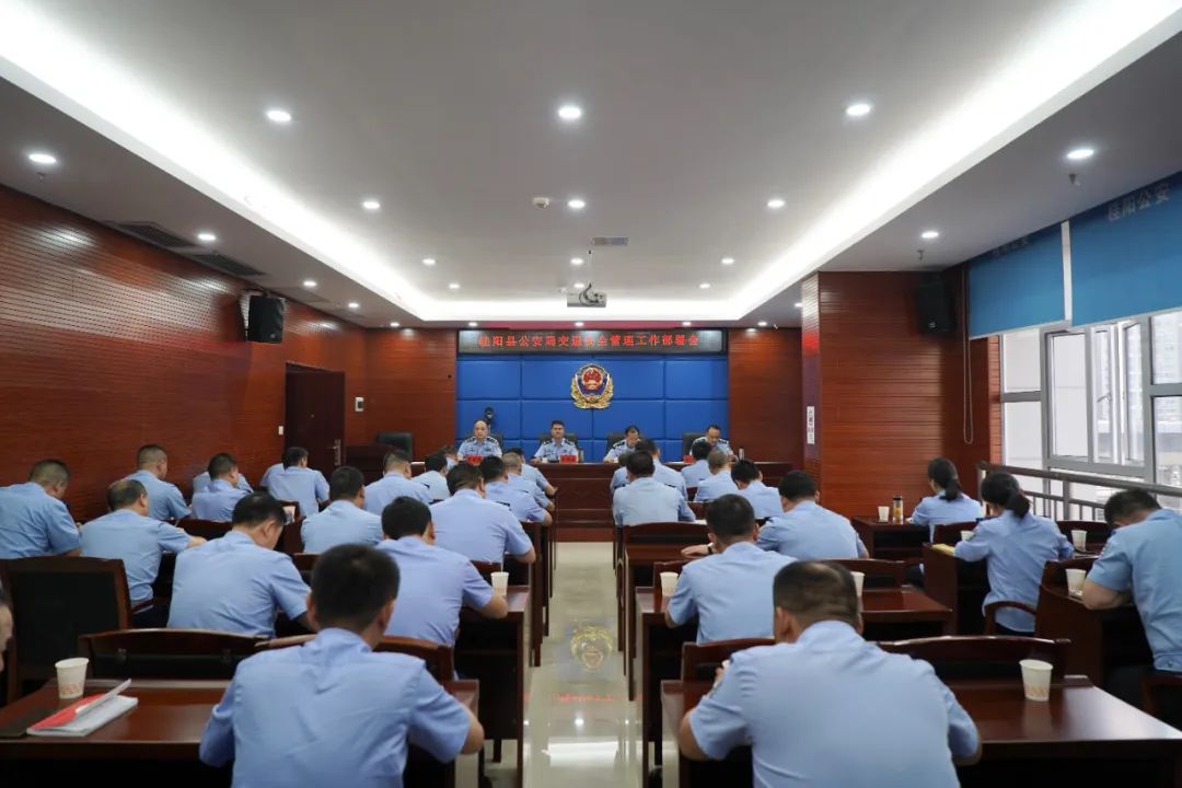 桂阳公安交警定制暑假交通安全指南，学子们速领！