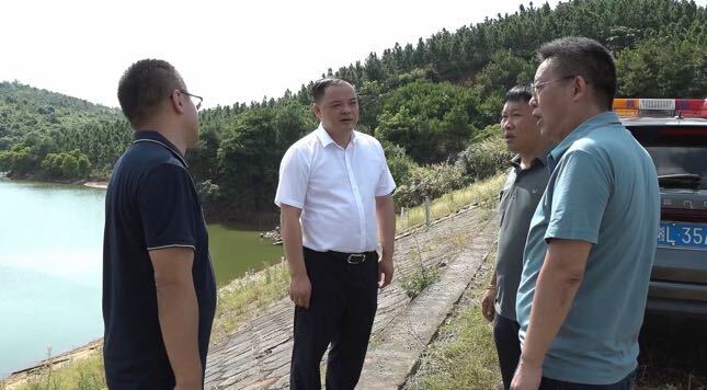 深入推进“六大新行动” 全面实施“八大行动” 李志强开展“四下基层”调研防汛抗旱、防溺水工作