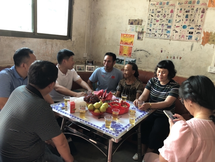 县领导看望慰问出征巴黎奥运会健儿家属