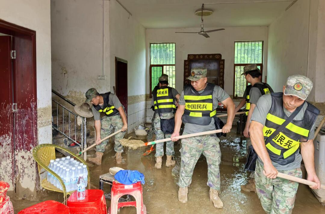 ​全力“资”援   “桂”在行动|桂阳县龙潭街道12名民兵赴资兴支援抢险救灾