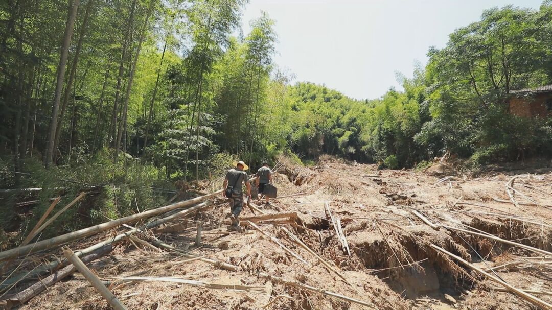 全力“资”援 “桂”在行动 | 地质灾害隐患排查：发扬冠军品质 确保不漏死角