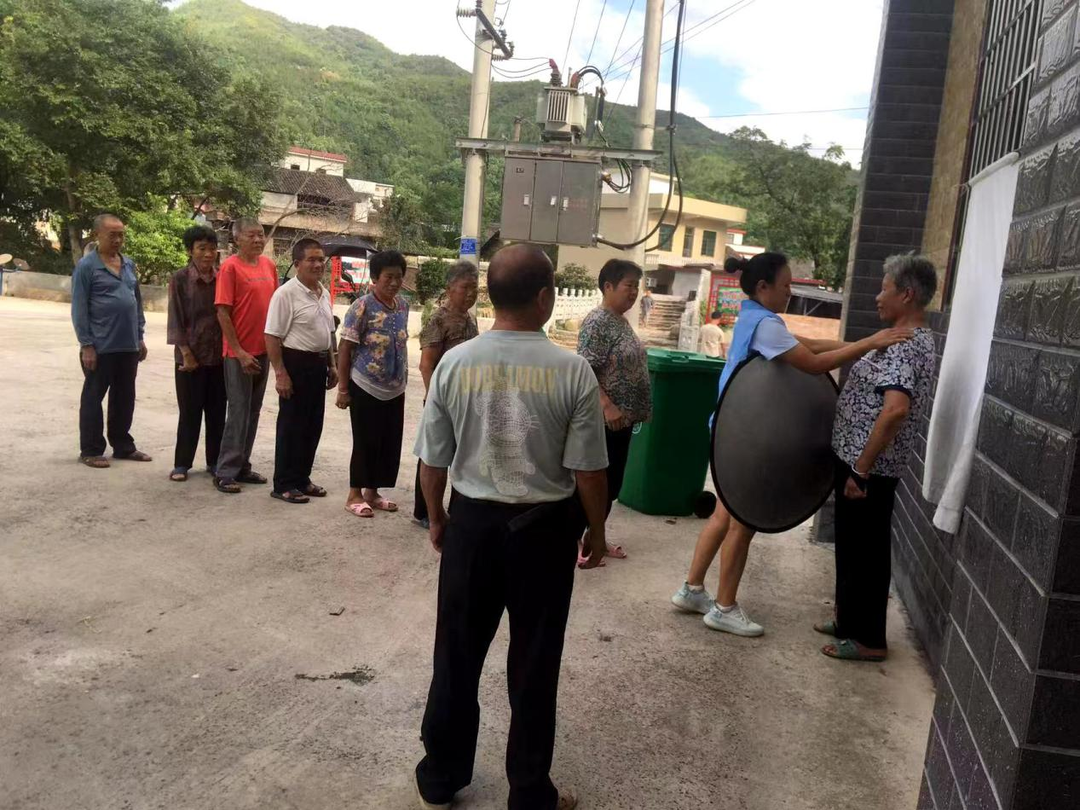 桥市乡： 开展乡村公益摄影活动
