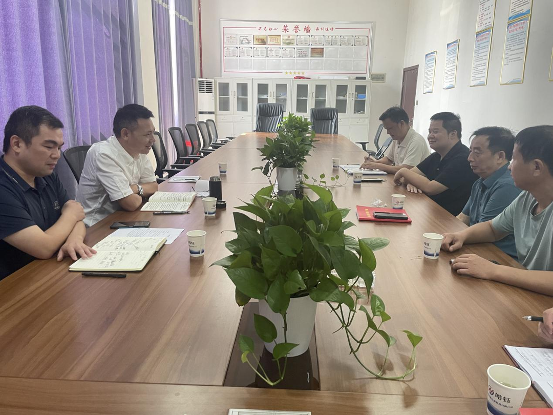 县委社会工作部到企业和行业协会商会调研