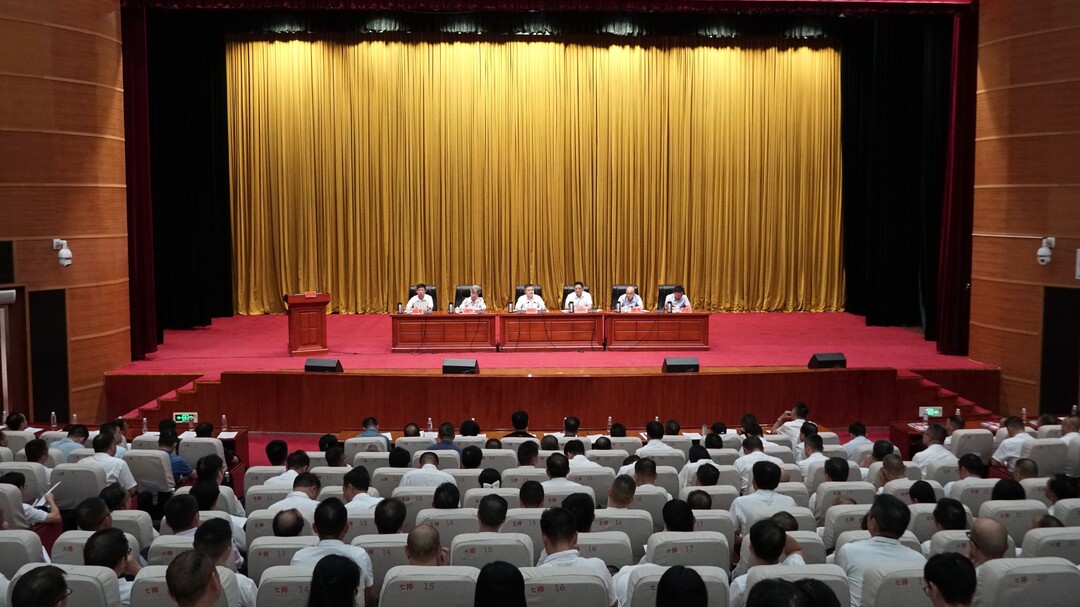 我县举行庆祝第四十个教师节大会