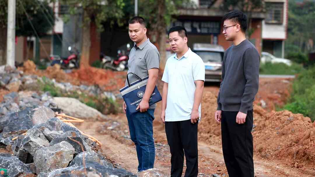 践初心 办实事丨修通灌溉水渠 引来“致富”活水