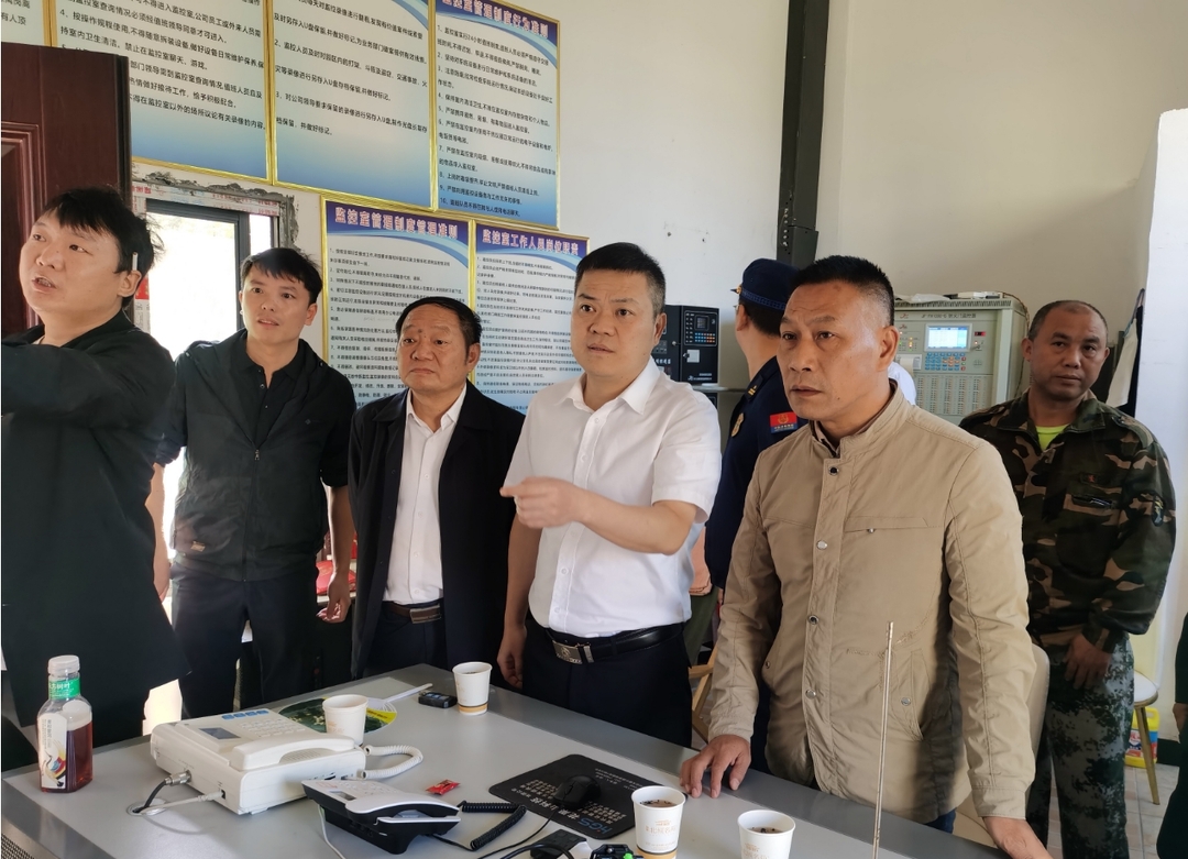 巫初华调研检查国庆节期间安全生产工作