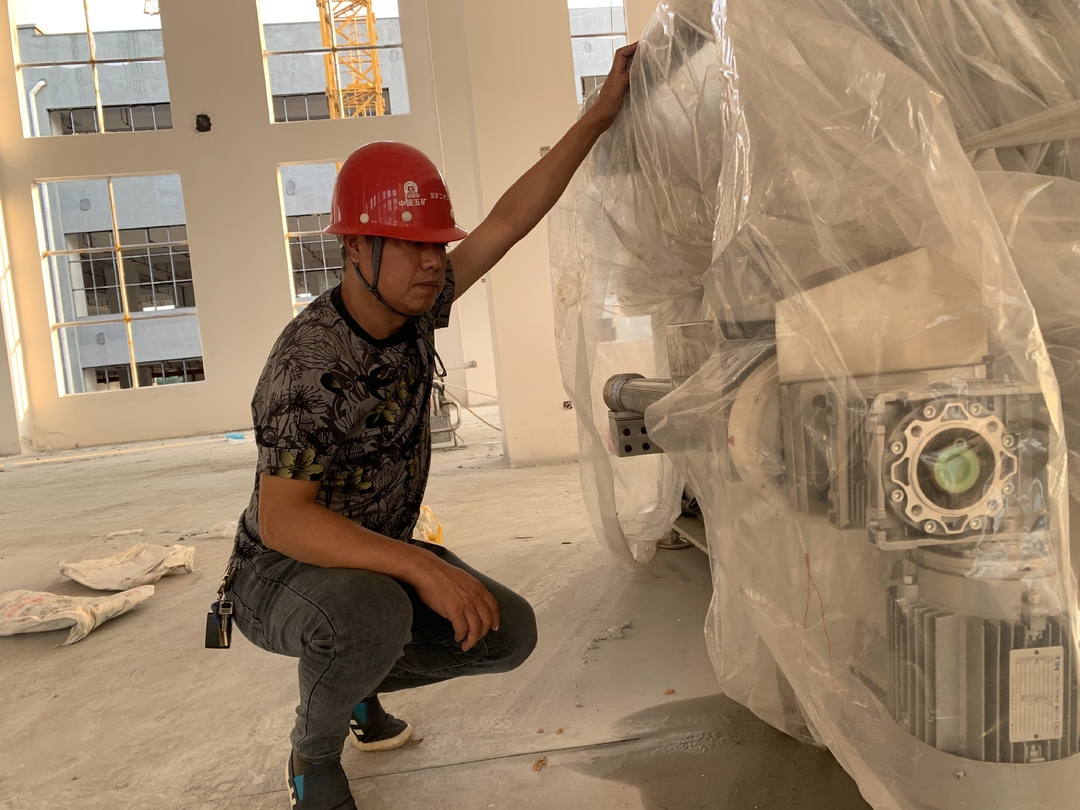 全县“两重”“两新”送解优专项行动｜东泰科技无胶高频覆铜板项目建设加速推进  预计11月份试投产