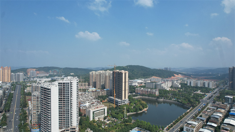 践初心 办实事｜我县推行“上门办理”服务 化解房地产“登记、办证”难