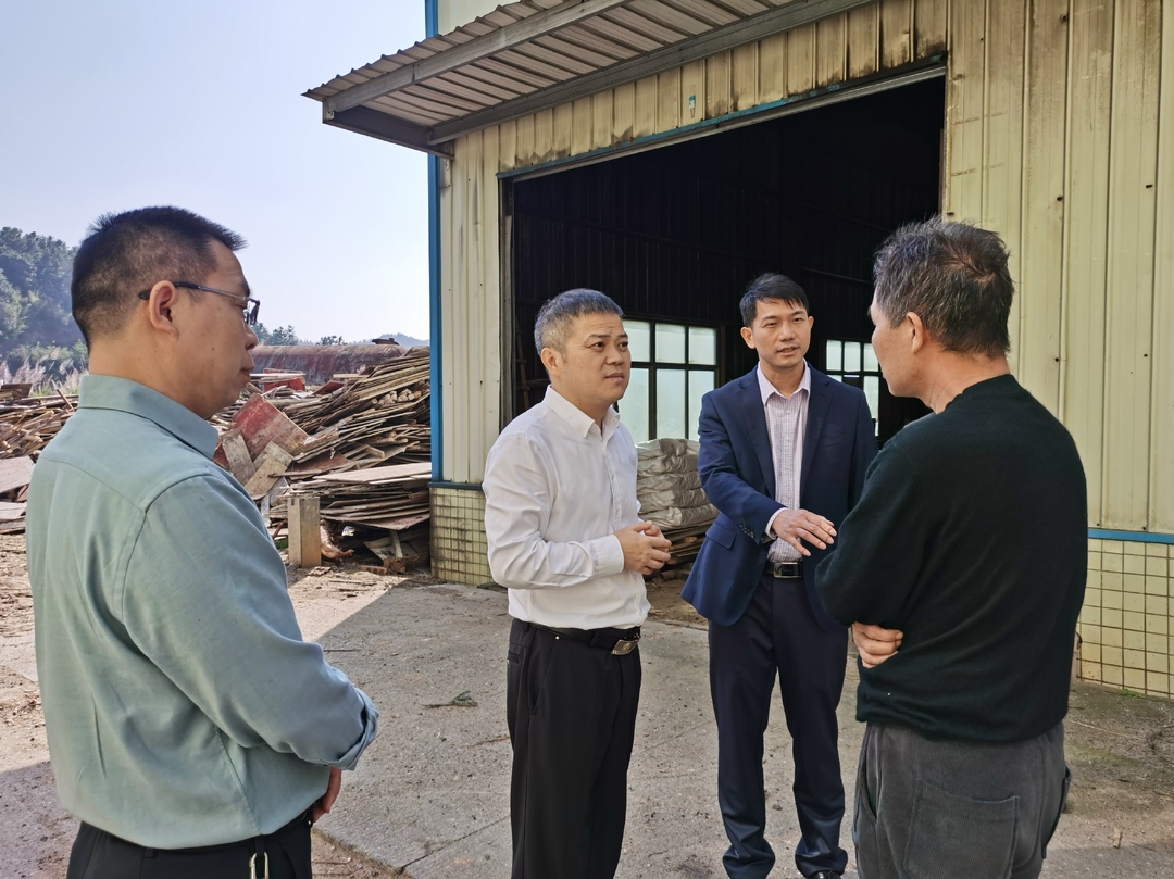 深入推进“六大新行动”   全面实施“八大行动” | 巫初华暗访督导生态环境保护工作