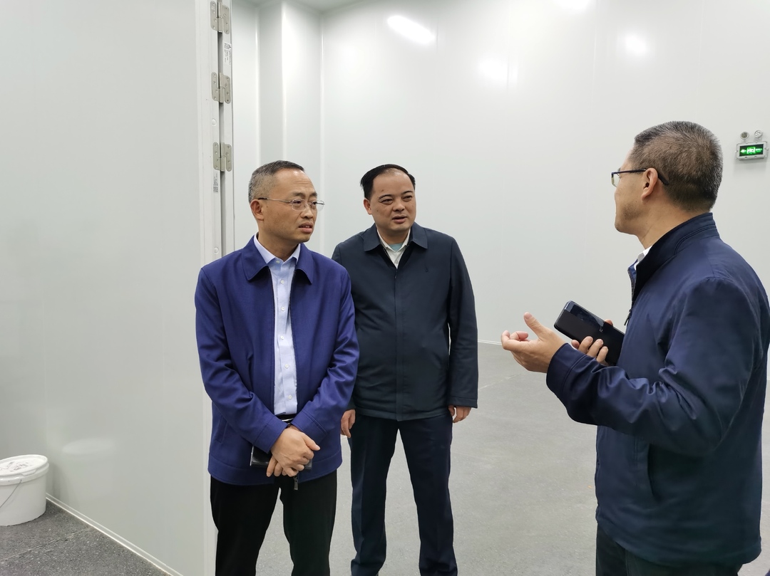 李罗丝来我县调研督导经济运行情况