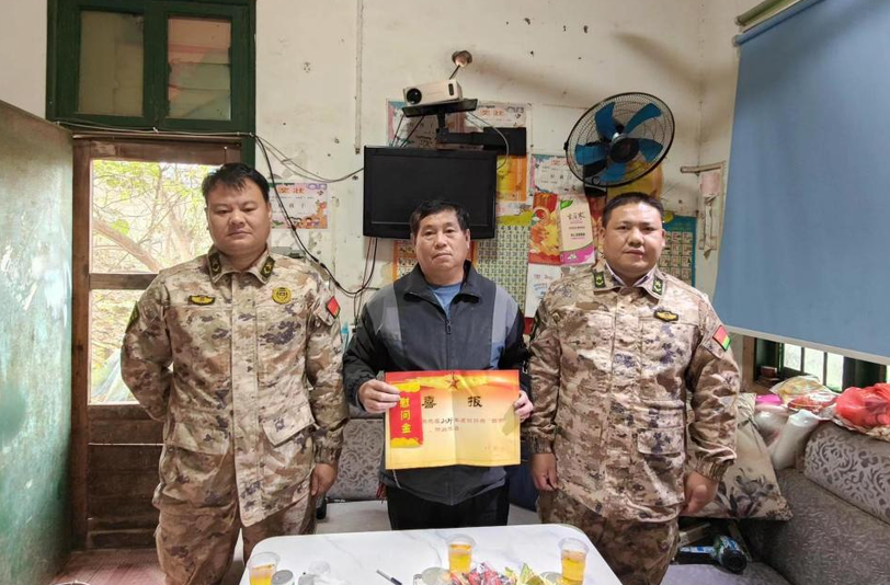 雷坪镇走访慰问“四有”优秀士兵