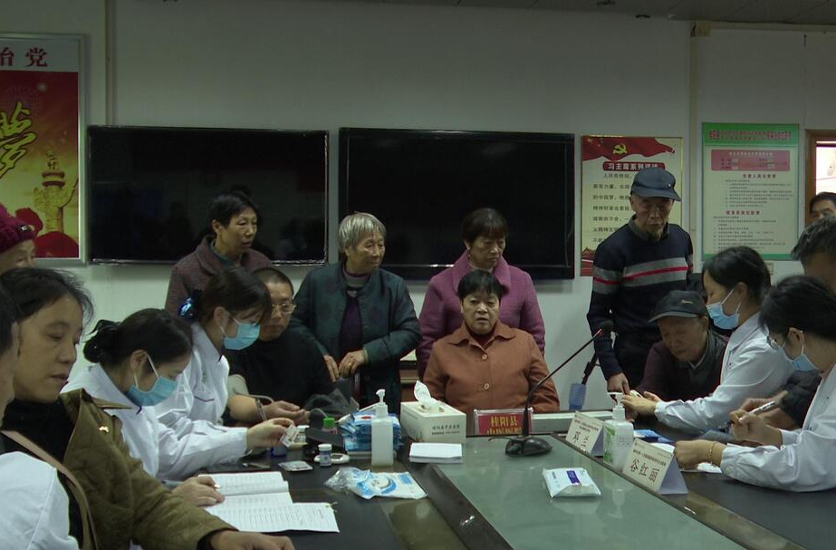 县中医医院组织开展“心梗救治日”义诊活动