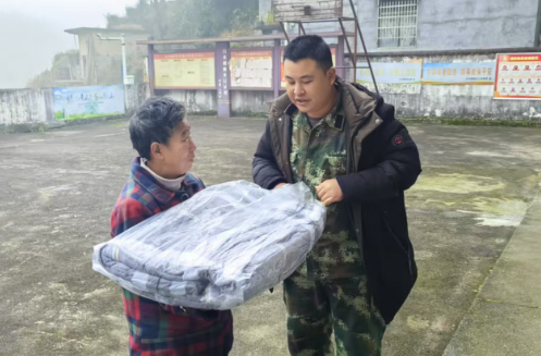 白水瑶族乡积极行动，困难群众寒冬变暖冬