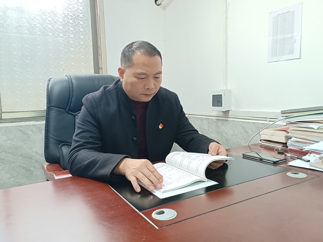好人之城 │“郴州好人”邓海斌：25载扎根教育一线传承经典国学