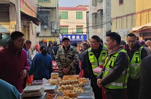 桥市乡：专项整治除旧貌，“马路市场”焕新颜