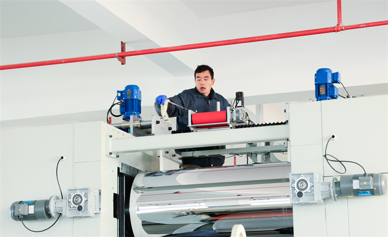 新春走基层｜东泰科技“智”造升级 高分子材料“出圈”