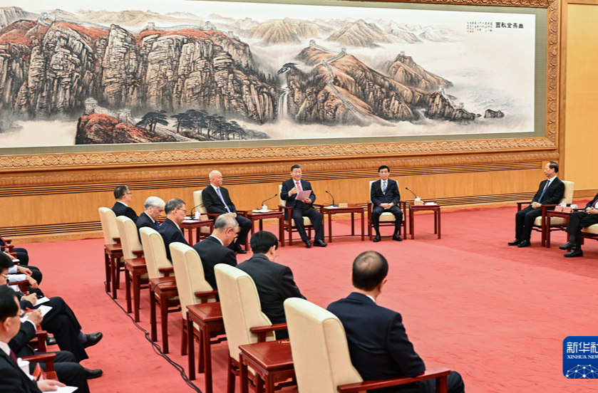 习近平同党外人士共迎新春