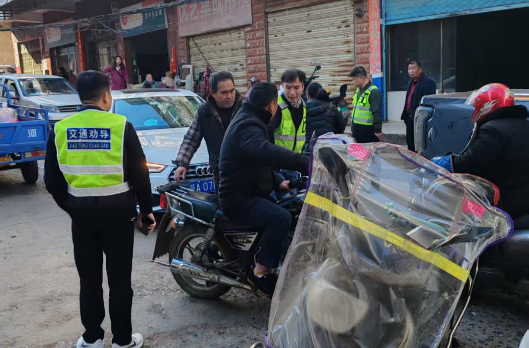 春节我在岗 | 坚守岗位 只为“守”护群众一路平安