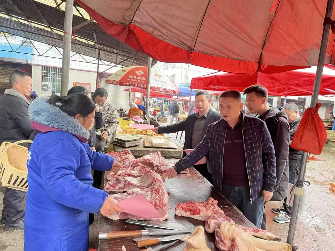 敖泉镇联合多部门开展白肉市场专项整治 守护群众 “舌尖安全”